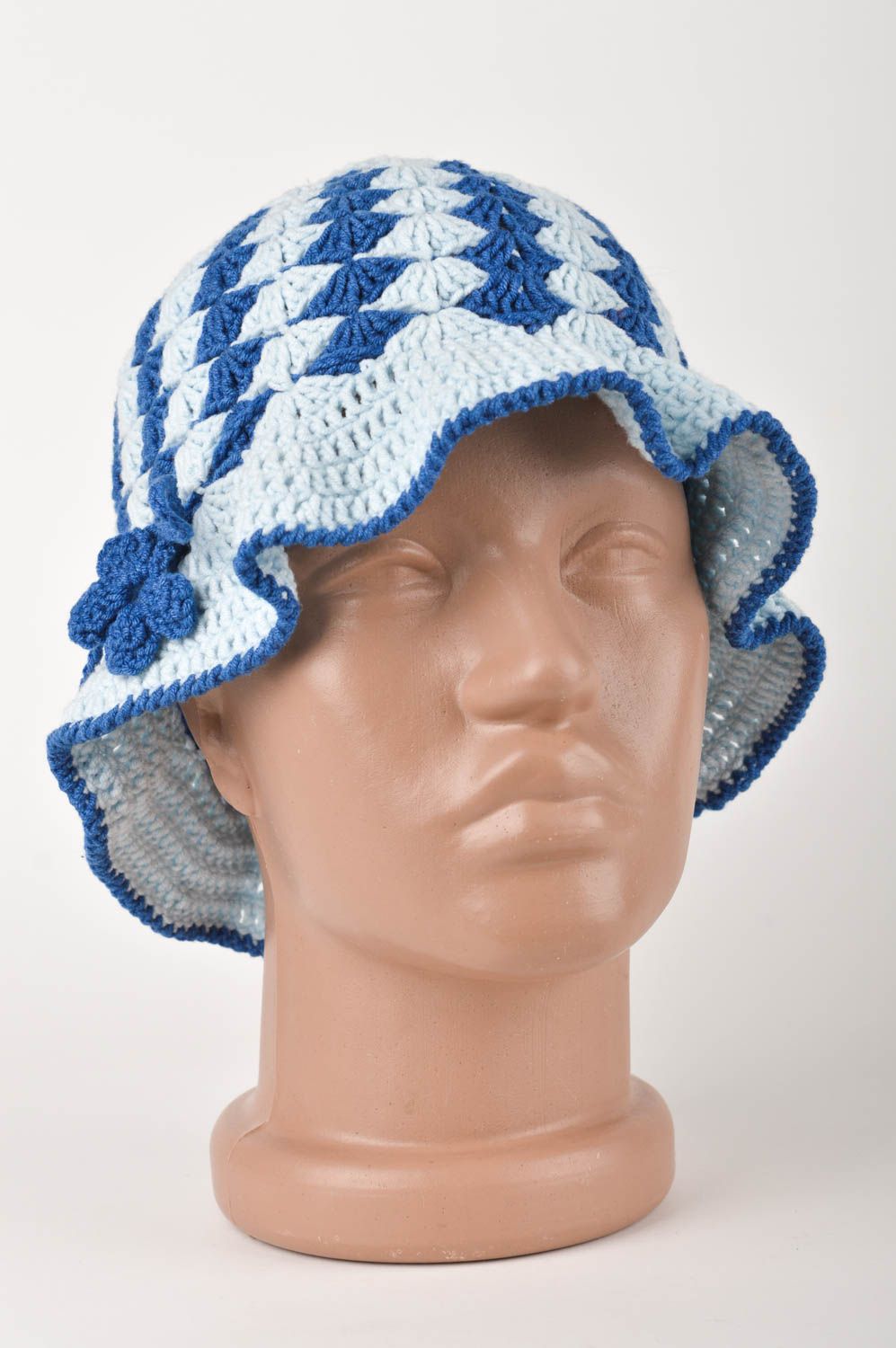 Bonnet tricot fait main Chapeau au crochet bleu blanc Vêtement enfant fille photo 1