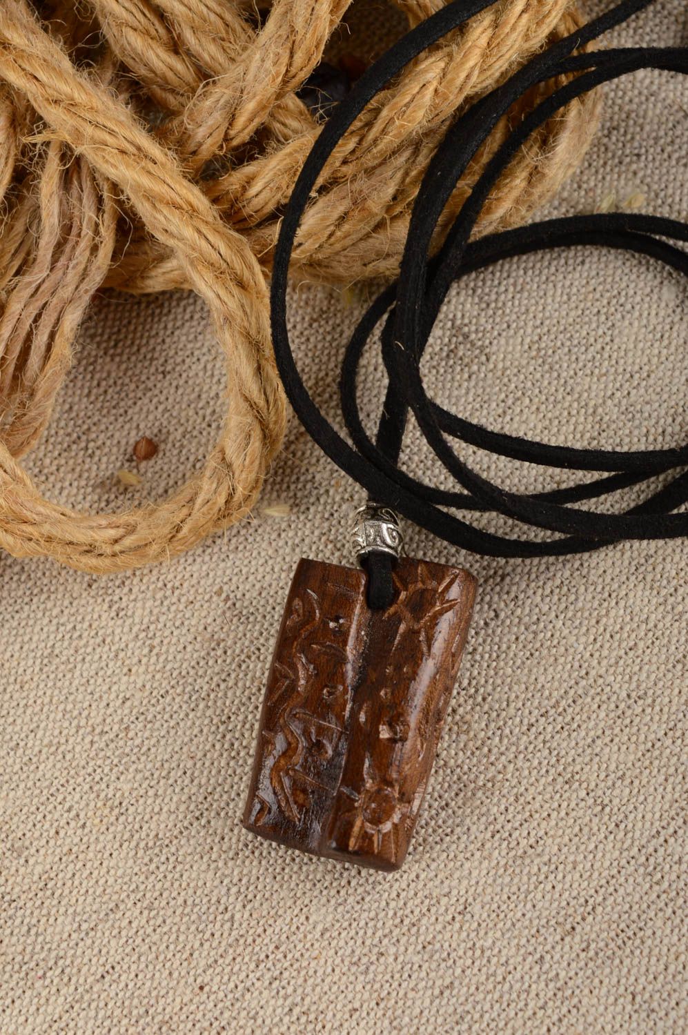 Stylish handmade wooden pendant neck pendant design wood craft gifts for her photo 1