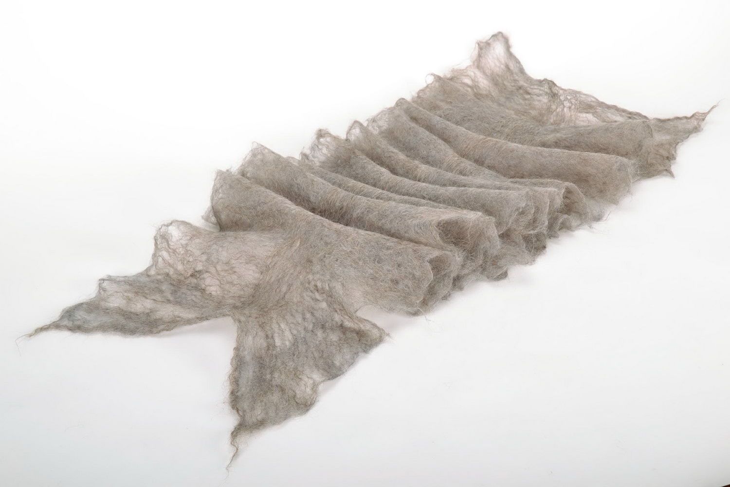 Palatine en laine naturelle couleur grise photo 3