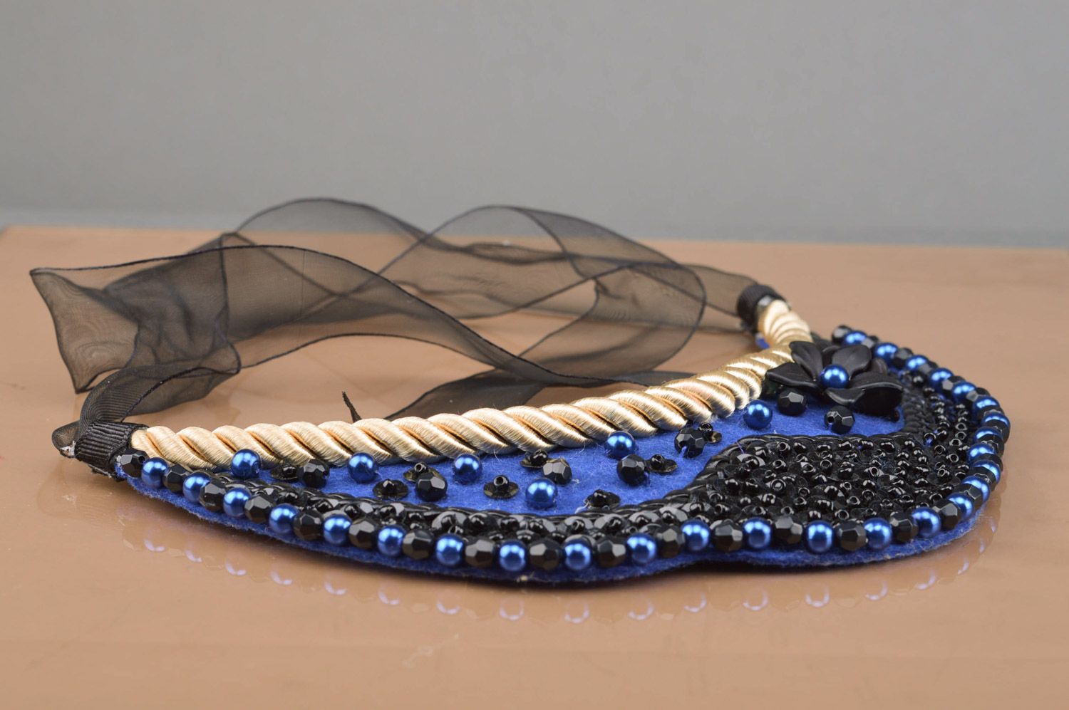 Künstlerischer handmade Kragen Collier aus Perlen Filz in Blau für Frauen schön foto 3