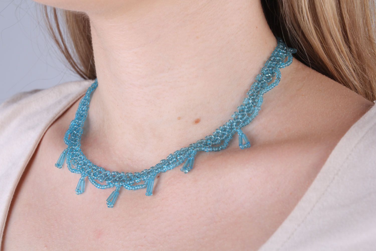 Blue beaded necklace photo 5
