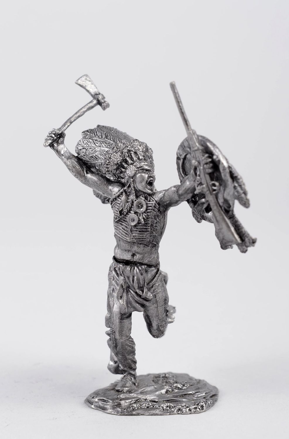 Статуэтка из олова ручной работы фигурка из олова сувенирная статуэтка индеец фото 3
