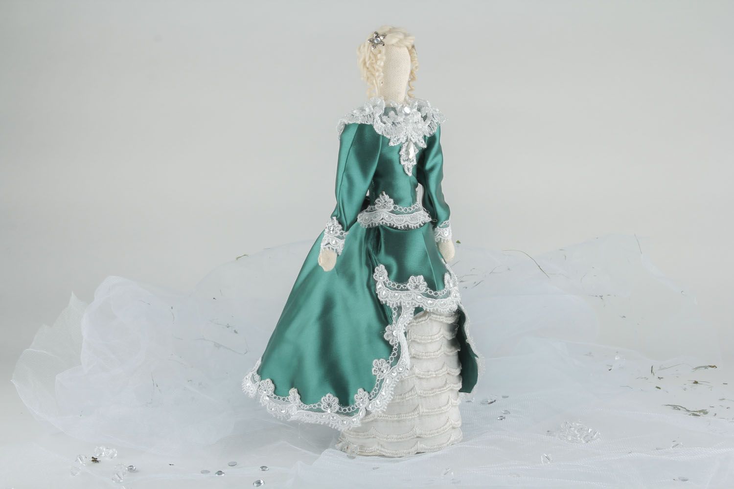 Интерьерная кукла ручной работы в пышном платье фото 1