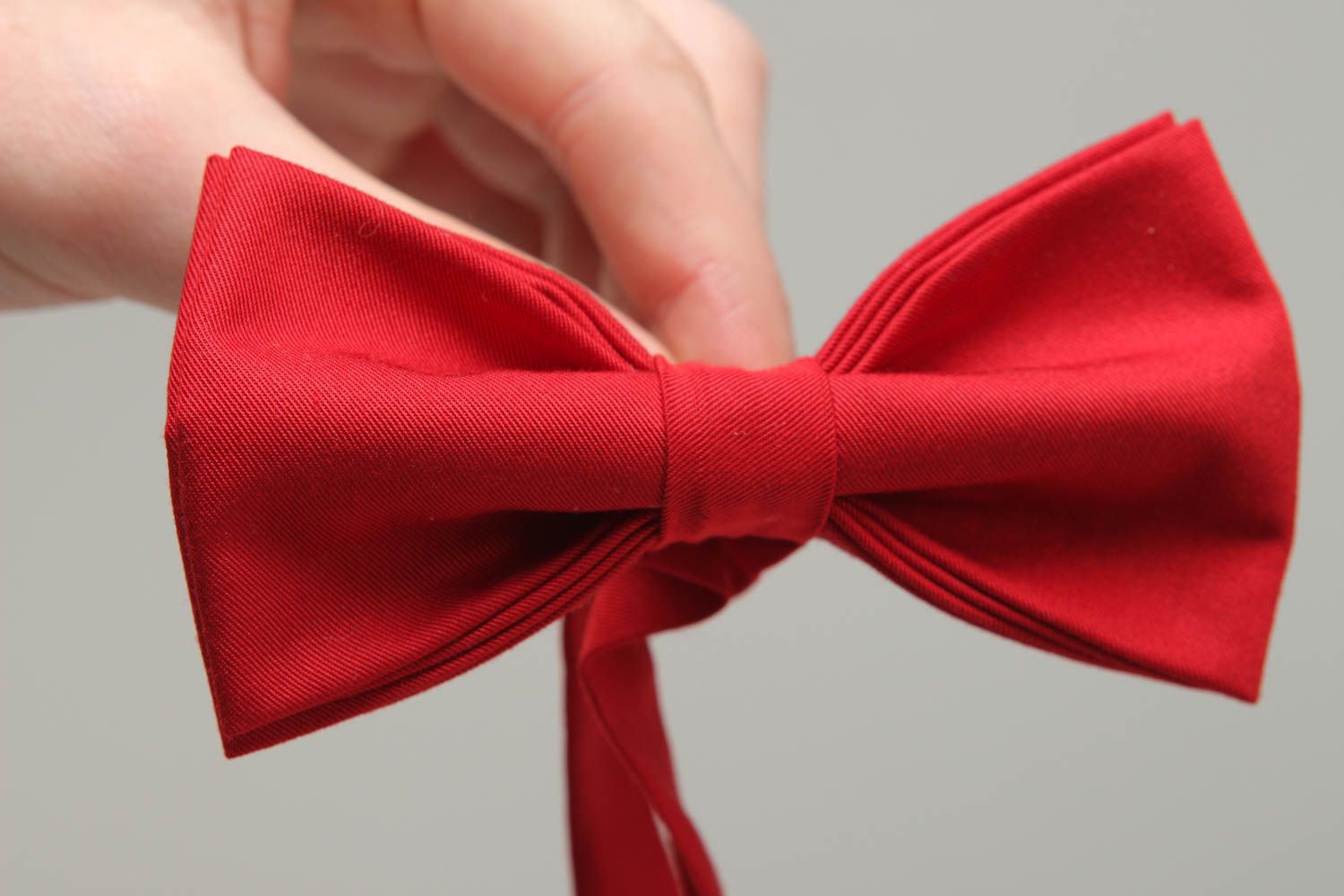 Ярко-красный галстук-бабочка из ткани универсальный фото 4