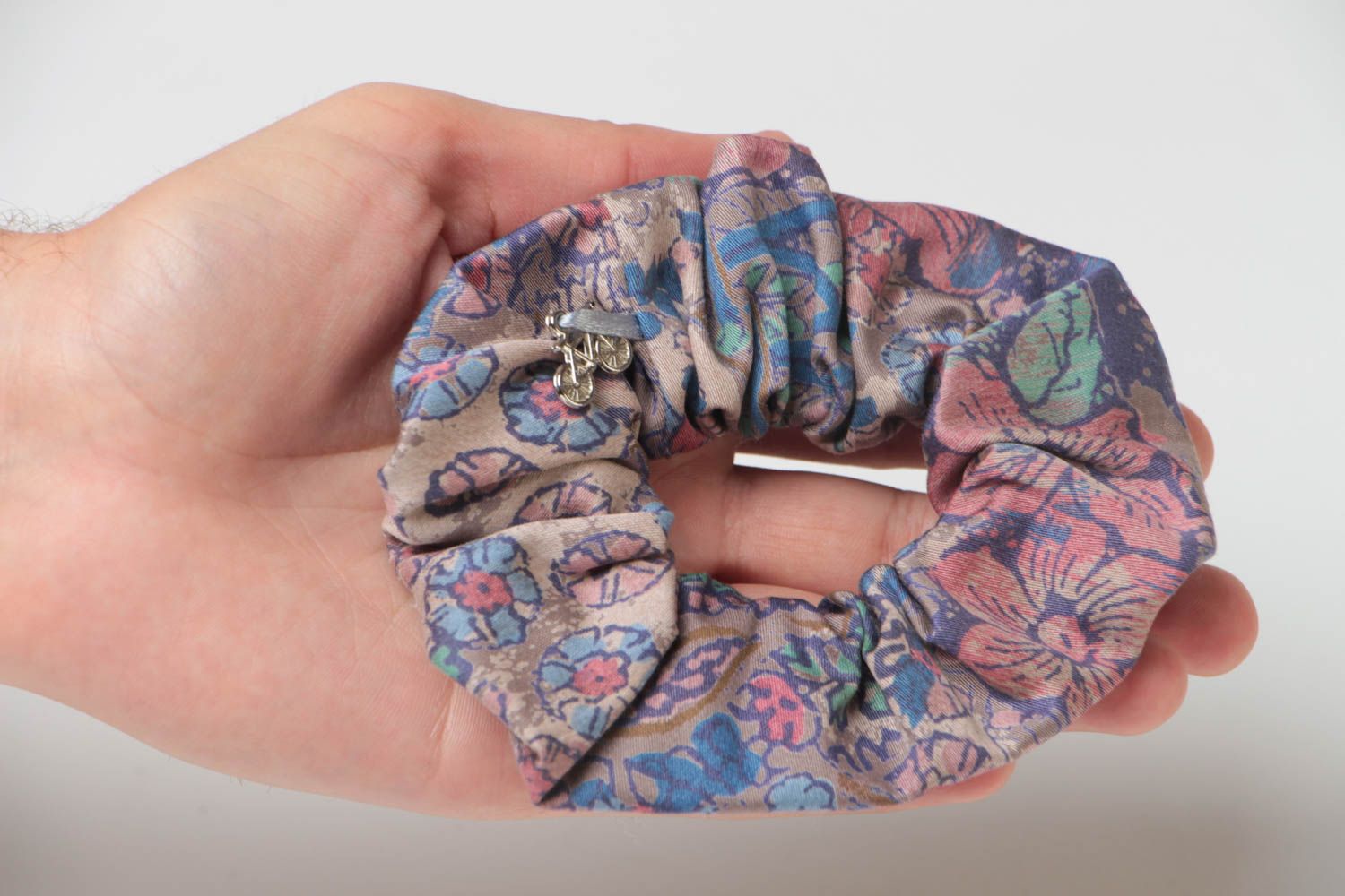 Handmade elastic hair band sewn of cotton fabric with pastel floral pattern photo 5