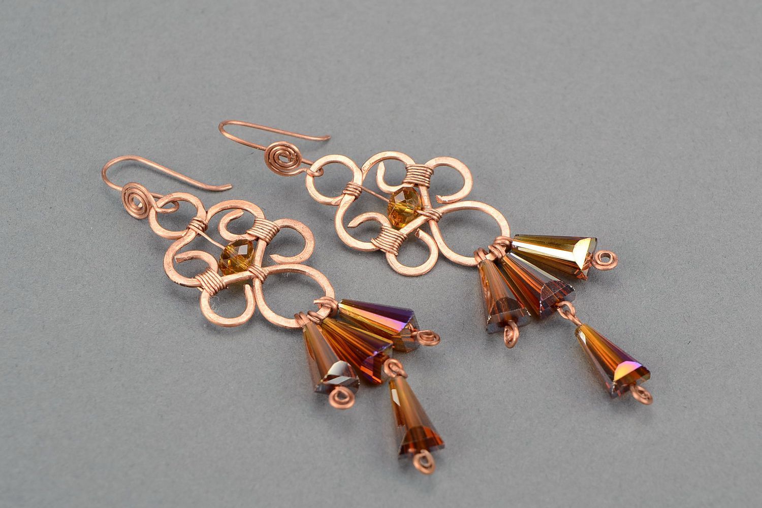 Ohrringe aus Kupfer und tschechischem Glas foto 3