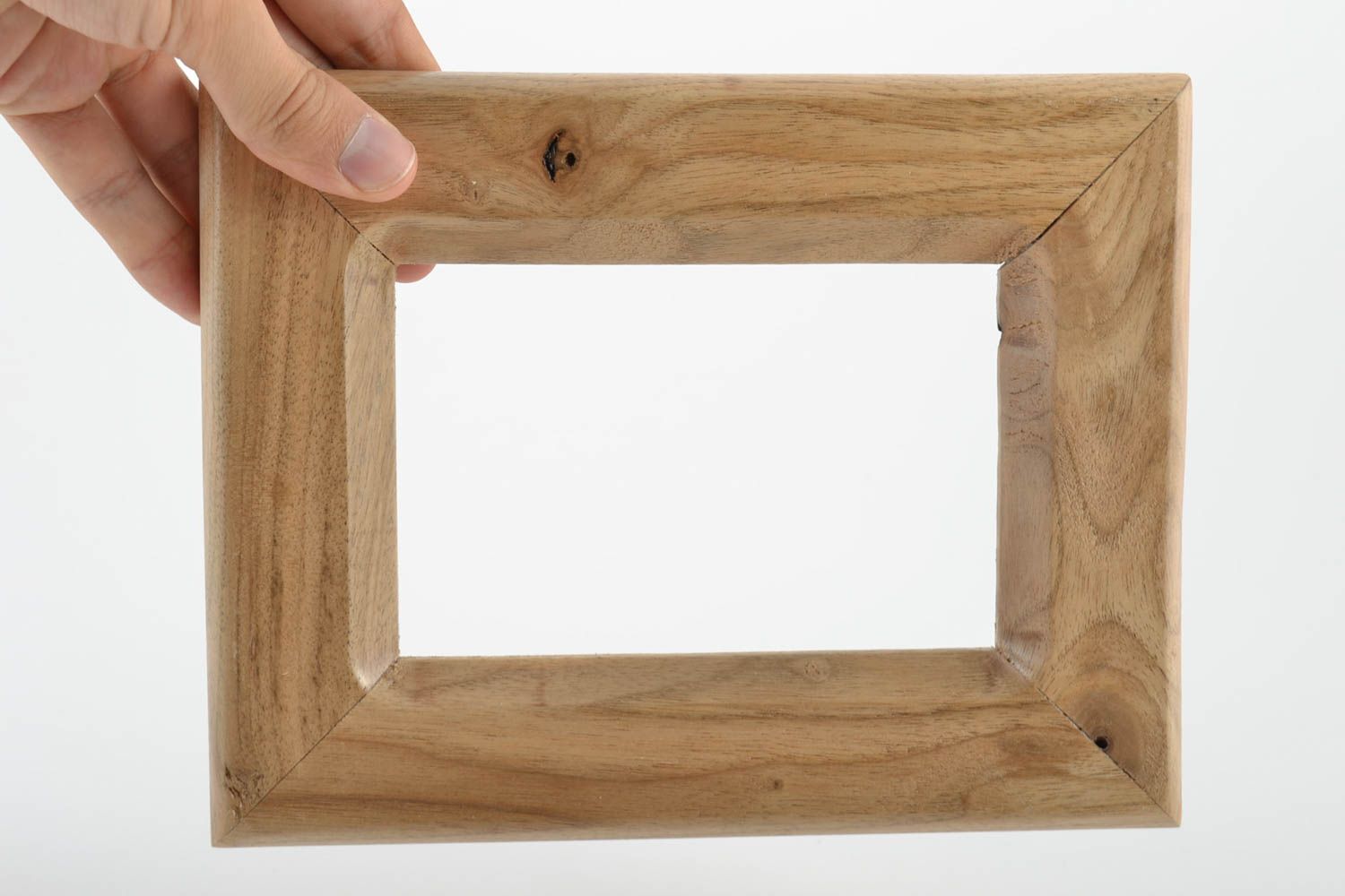 Рамка для фотографий деревянная светлая небольшая ручной работы внутри 150х100 фото 5
