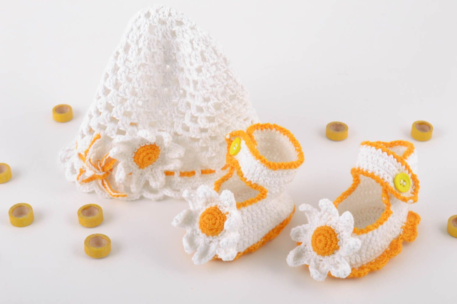 Set of 2 handmade crochet baby accessories white and yellow hat and shoes  photo 1