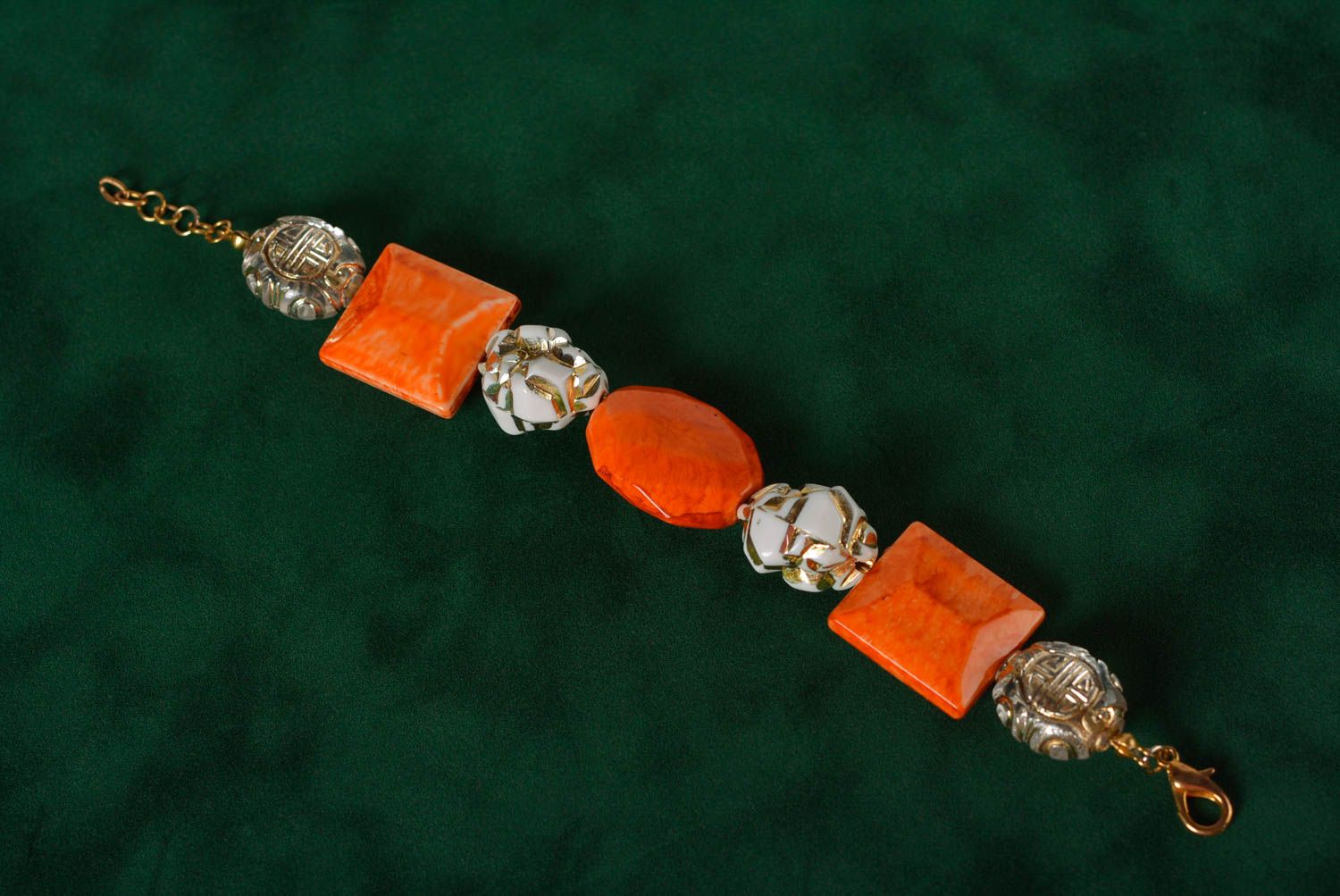 Bracelet orange Bijou fait main Accessoire femme en perles de plastique photo 3