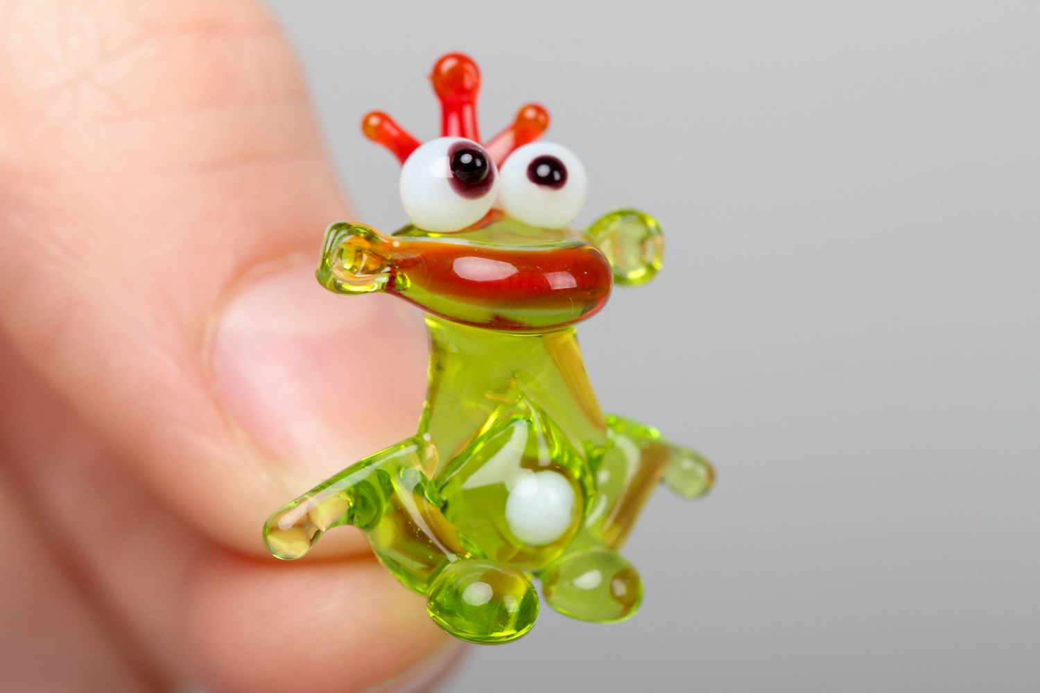 Figurine en verre au chalumeau Princesse grenouille faite main photo 3