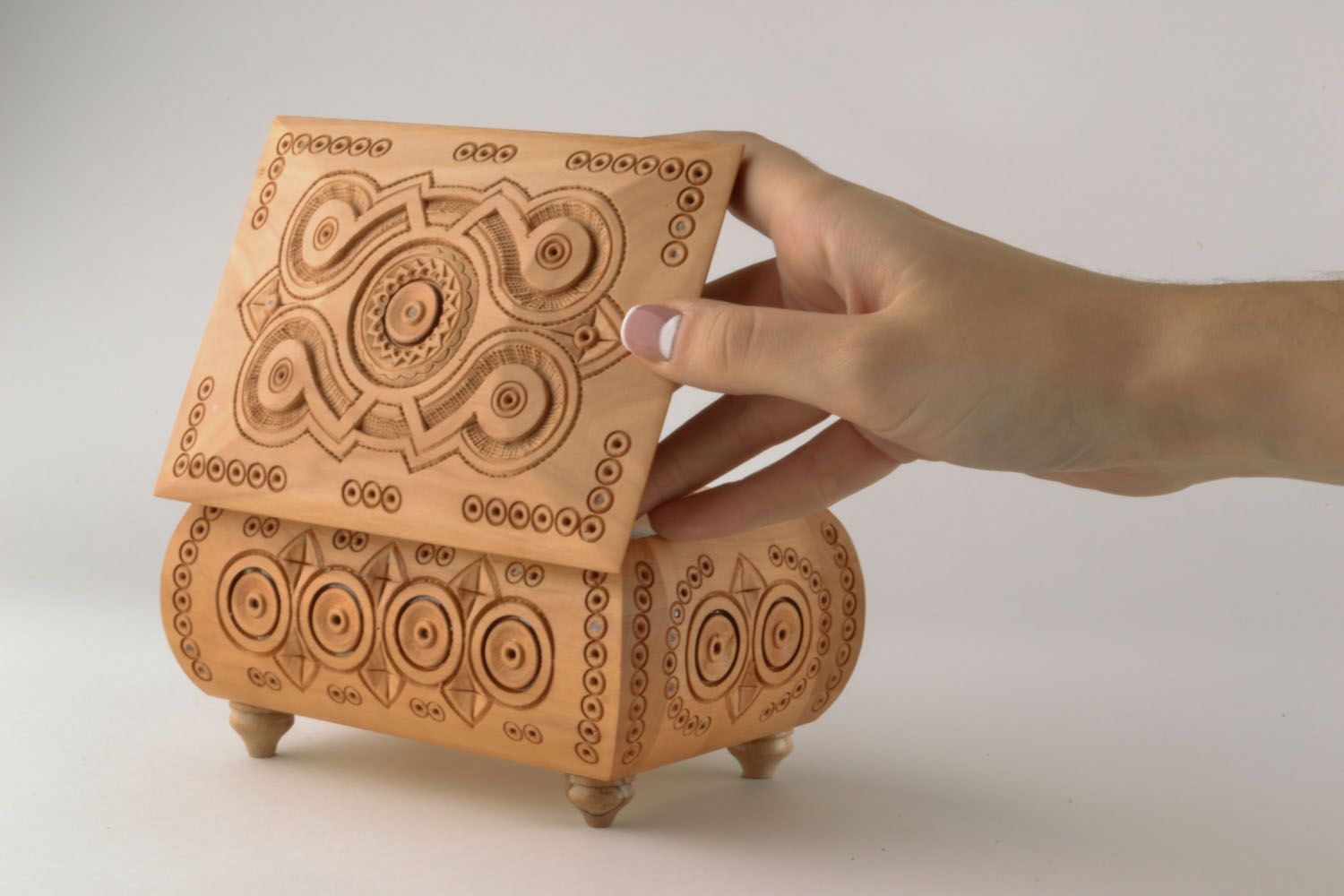 Portagioielli di legno fatto a mano cofanetto per bigiotteria scrigno intagliato foto 2