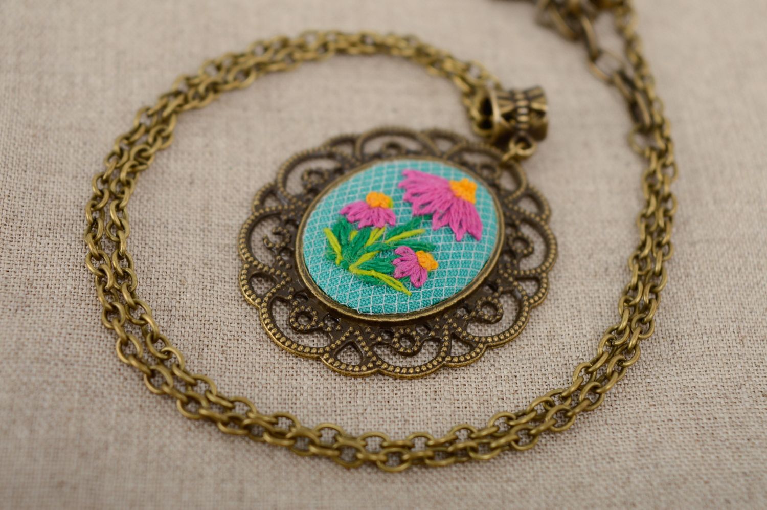 Beautiful lacy vintage pendant with embroidery photo 1