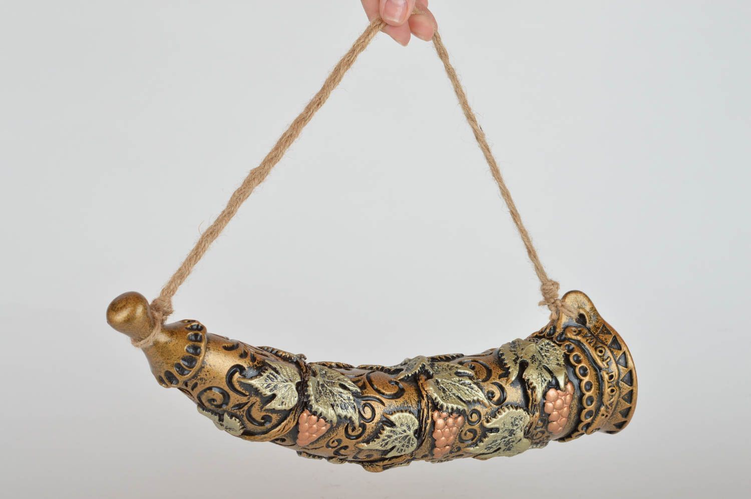 Керамический Рог Изобилия с виноградными гроздьями сувенир оберег ручной работы фото 3