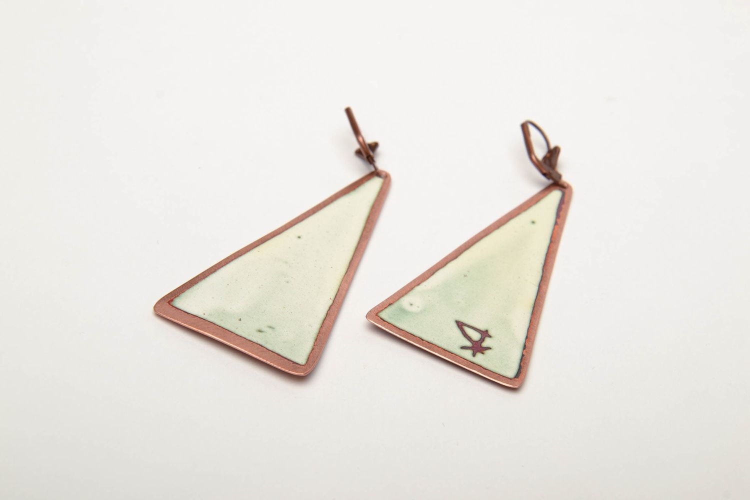 Triangle copper earrings painted with enamels photo 5