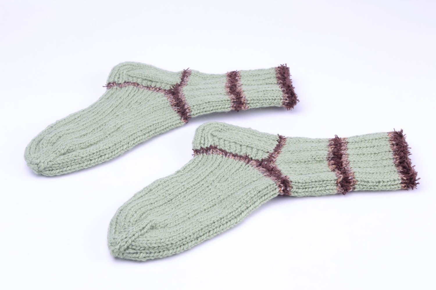 Chaussettes tricotées en mi-laine vert et marron  photo 3