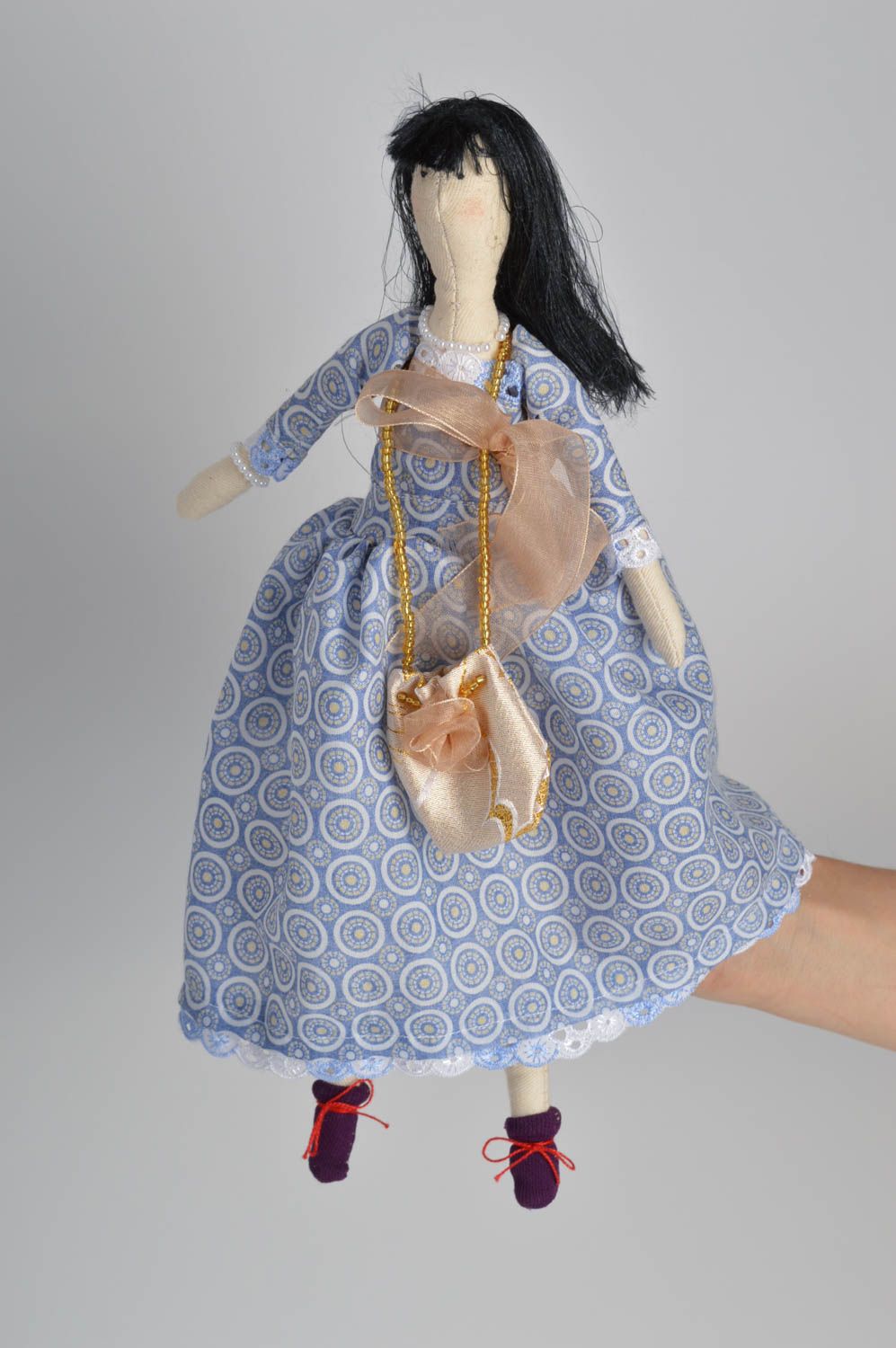 Авторская тканевая кукла ручной работы в голубом платье для девочки на подарок фото 2