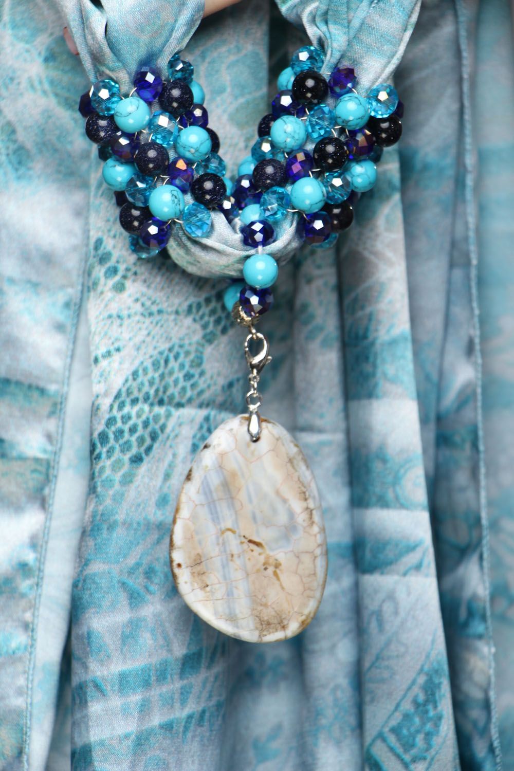 Foulard collier en soie avec agate et turquoise fait main photo 1