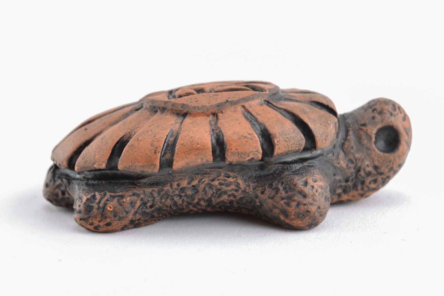 Pipe en terre cuite faite main en forme de tortue photo 1