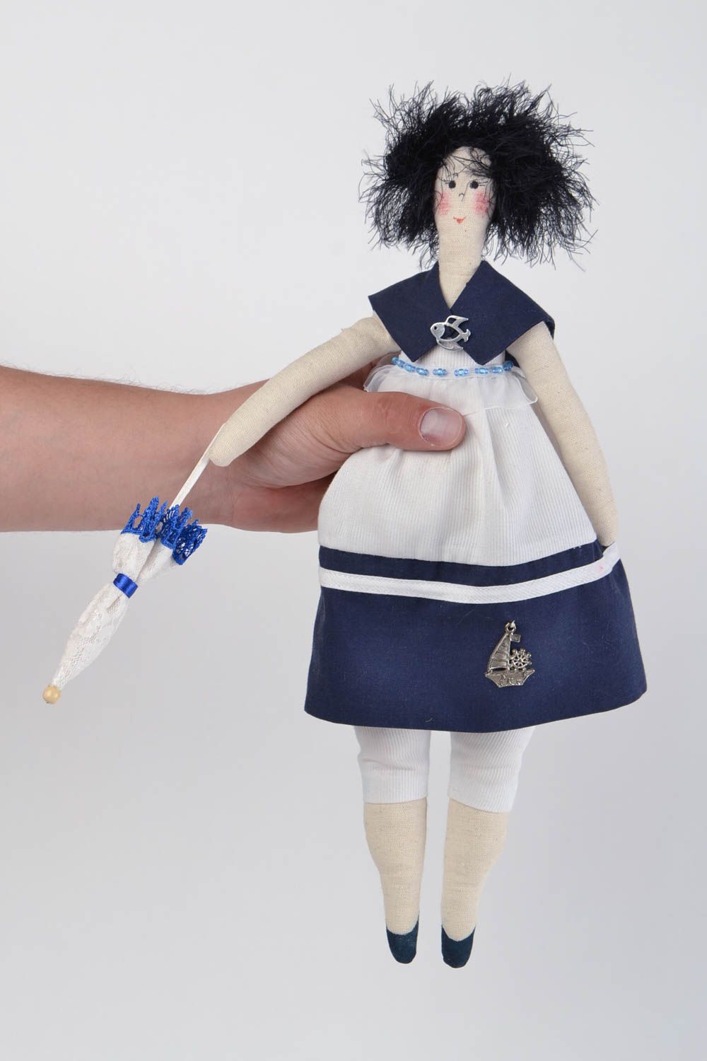 Авторская кукла ручной работы из тканей красивая для интерьера дома Морячка фото 2
