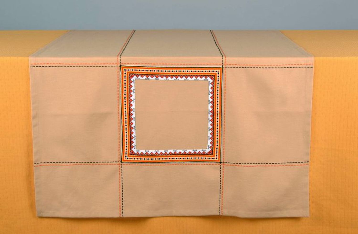 Handgemachte beige Tischdecke mit Stickerei Baumwolle foto 1