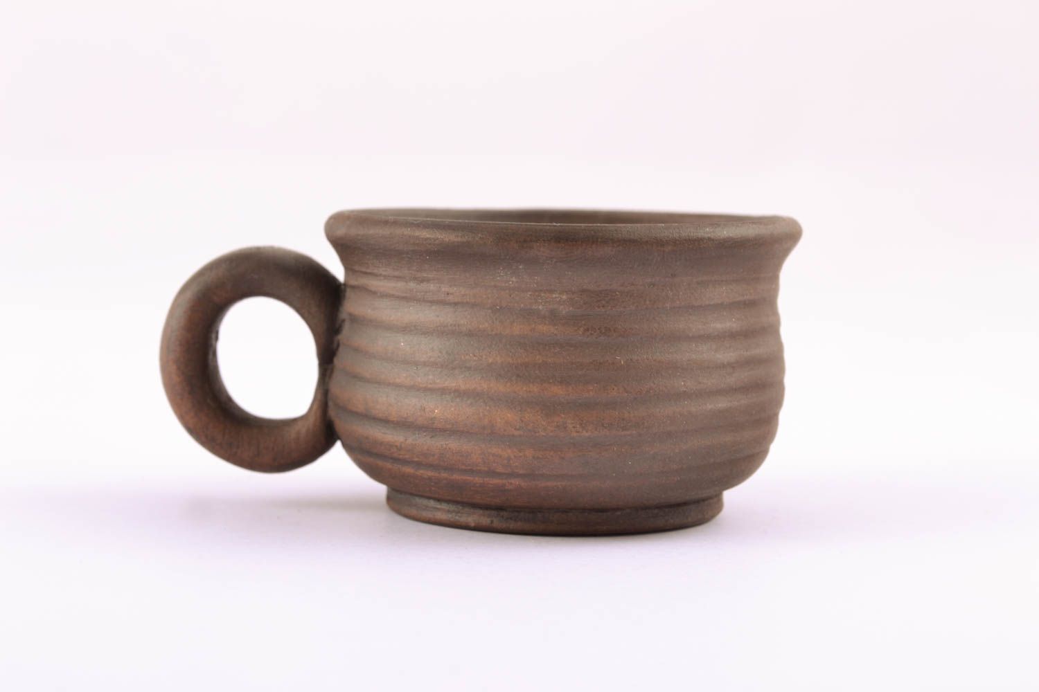 Brown clay coffee cup with handle and no pattern photo 1