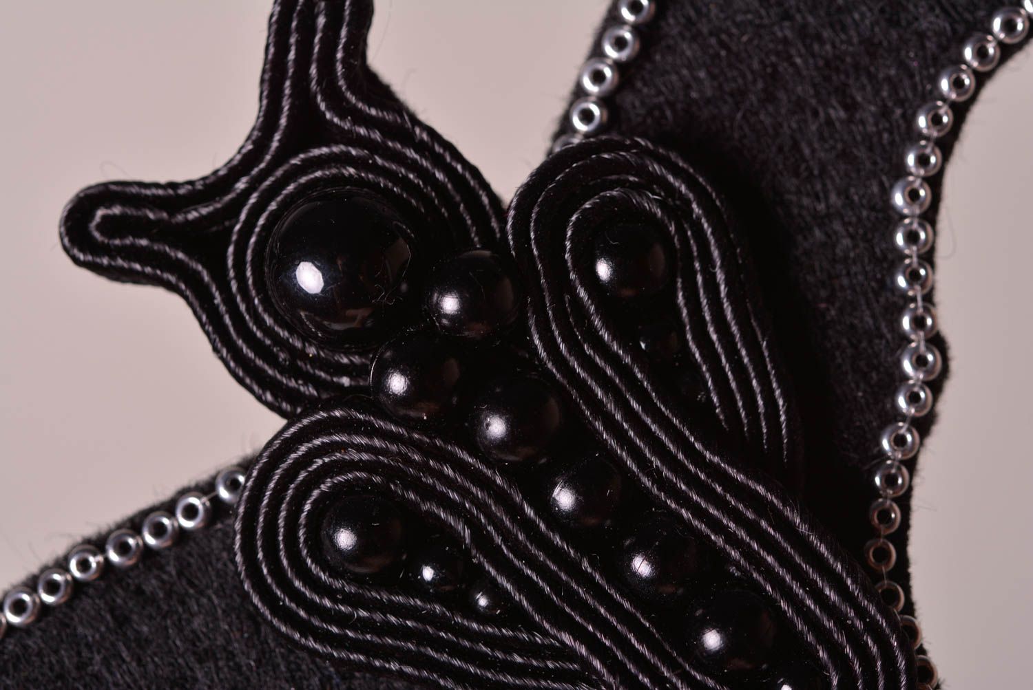 Broche textile Bijou fait main noir soutache Accessoire femme Chauve-souris photo 5