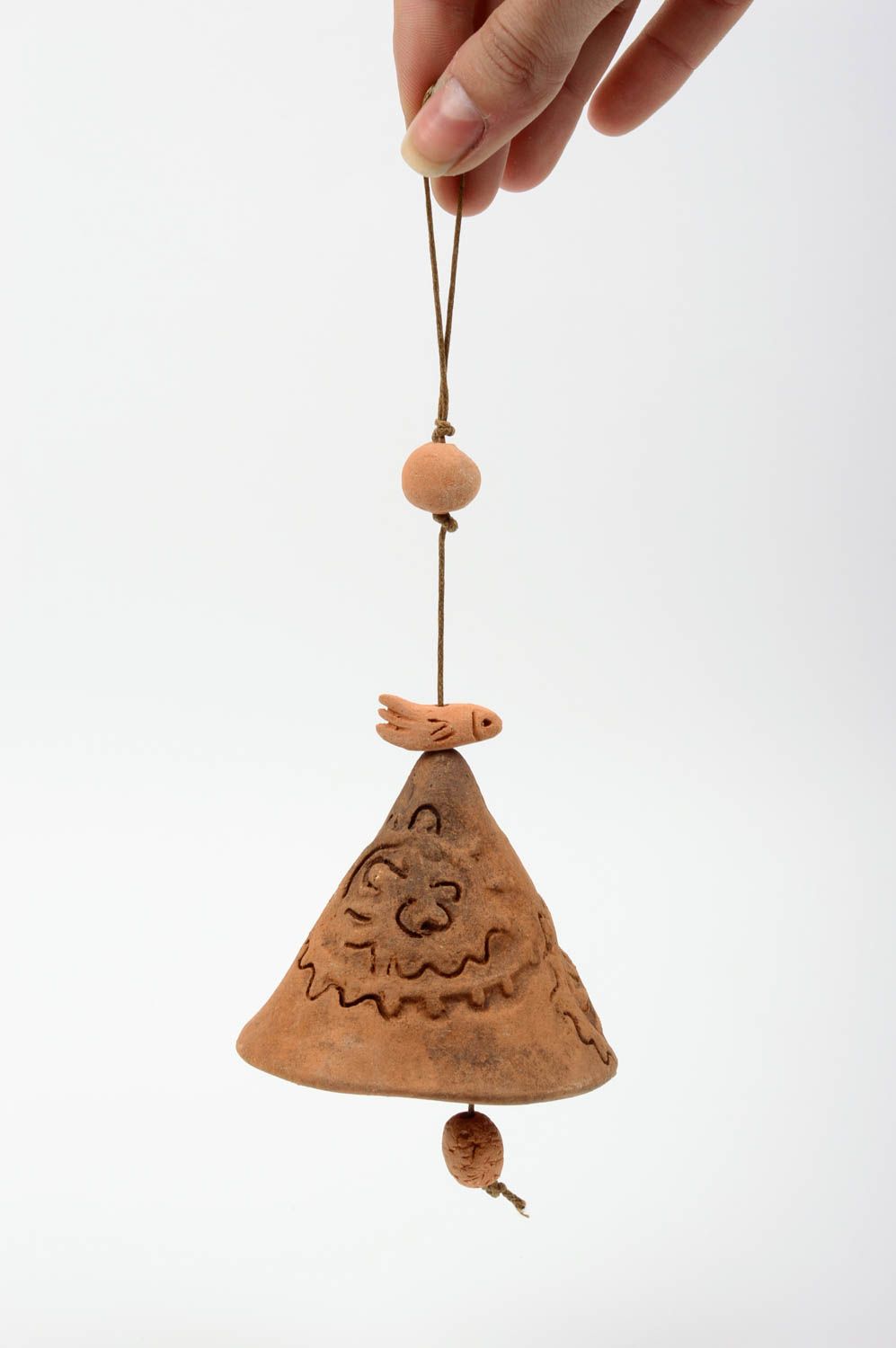 Cloche décorative à suspendre en argile faite main avec ornement originale photo 2
