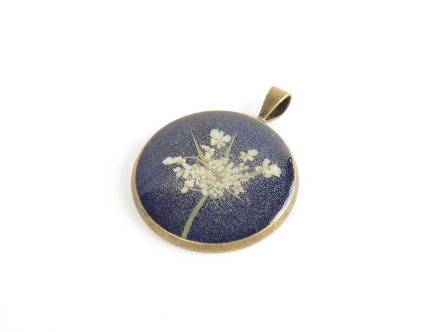 Women's handmade designer round botanical neck pendant with real flowers photo 4