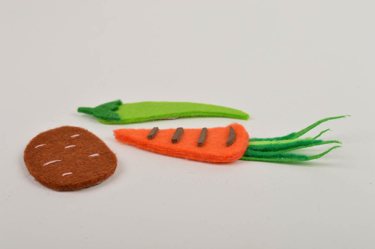 Магниты ручной работы магниты для детей фетровые игрушки в виде овощей 3 штук фото 4