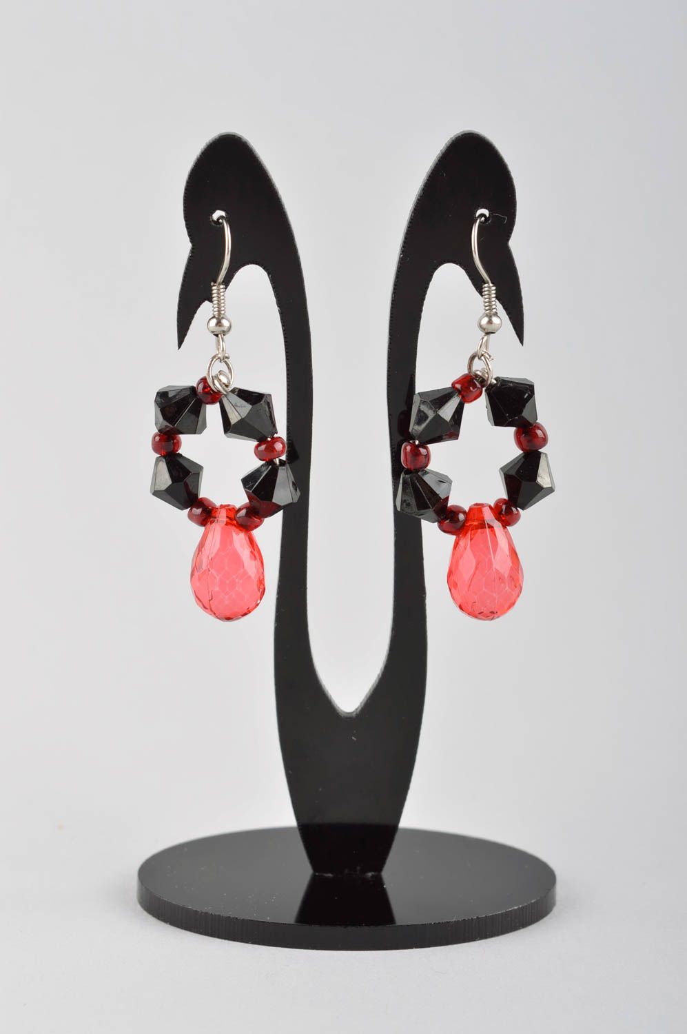 Черные с красным серьги ручной работы серьги с кристаллами модные серьги фото 2
