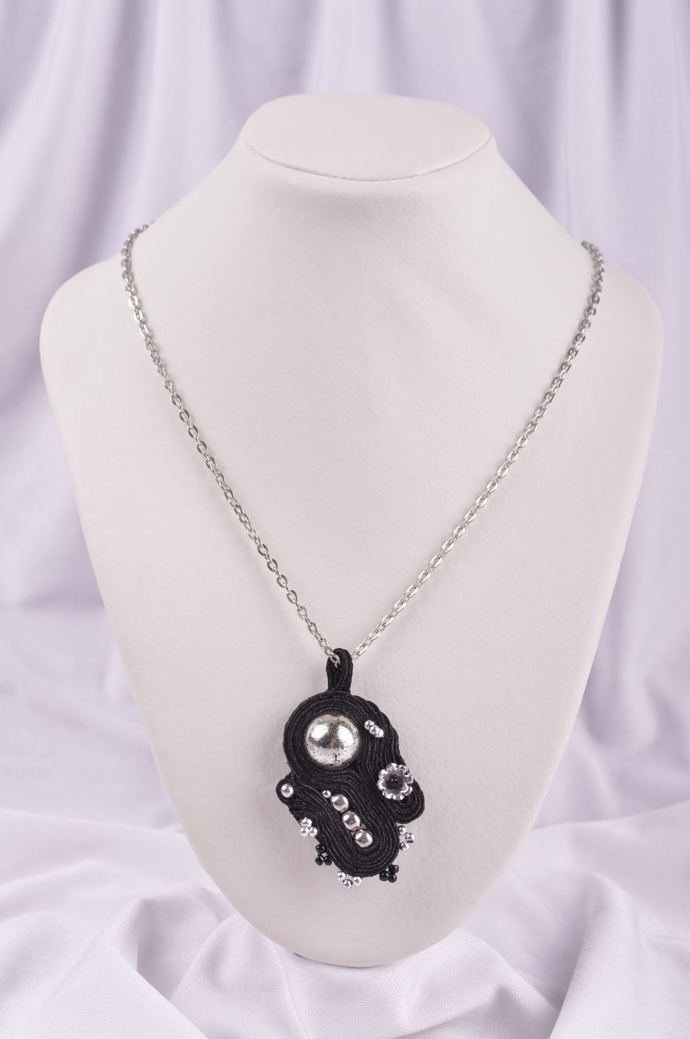 Stylish handmade beaded pendant textile necklace design beautiful jewellery photo 1