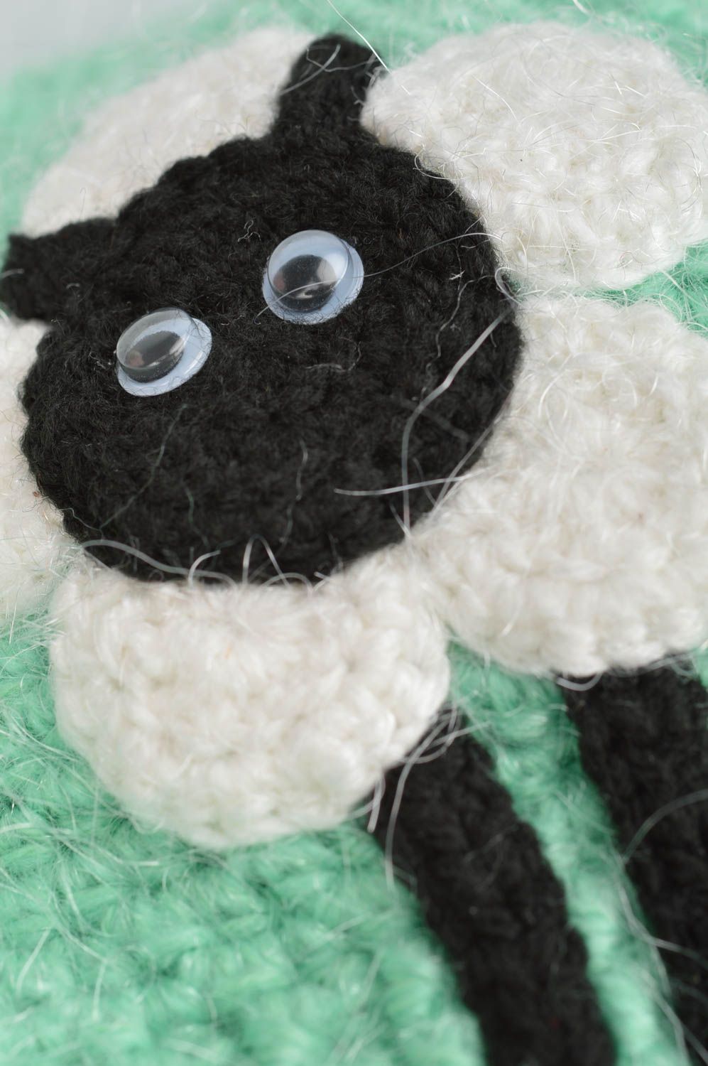 Gorro tejido a mano infantil lindo artesanal con ovejita de color menta foto 4