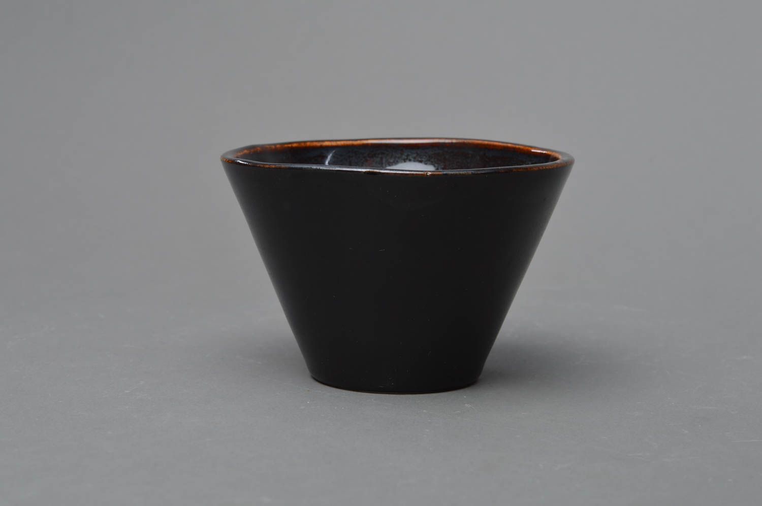 Bol noir en porcelaine fait main profond peint de glaçure style japonais  photo 3