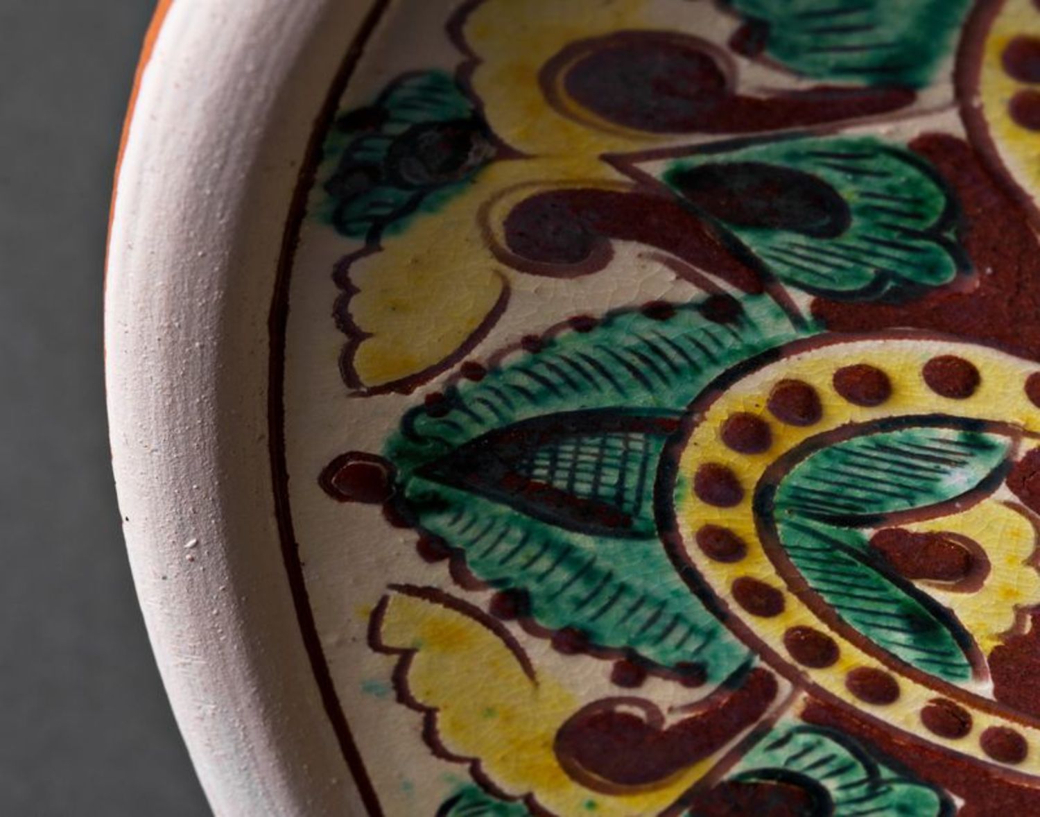 Ceramic plate in ethnic style photo 3