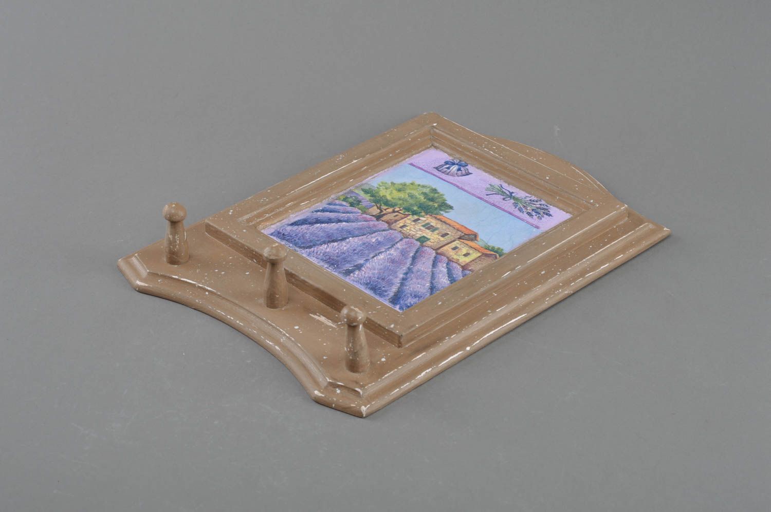 Pannello porta-chiavi di legno fatto a mano da parete in tecnica decoupage foto 1