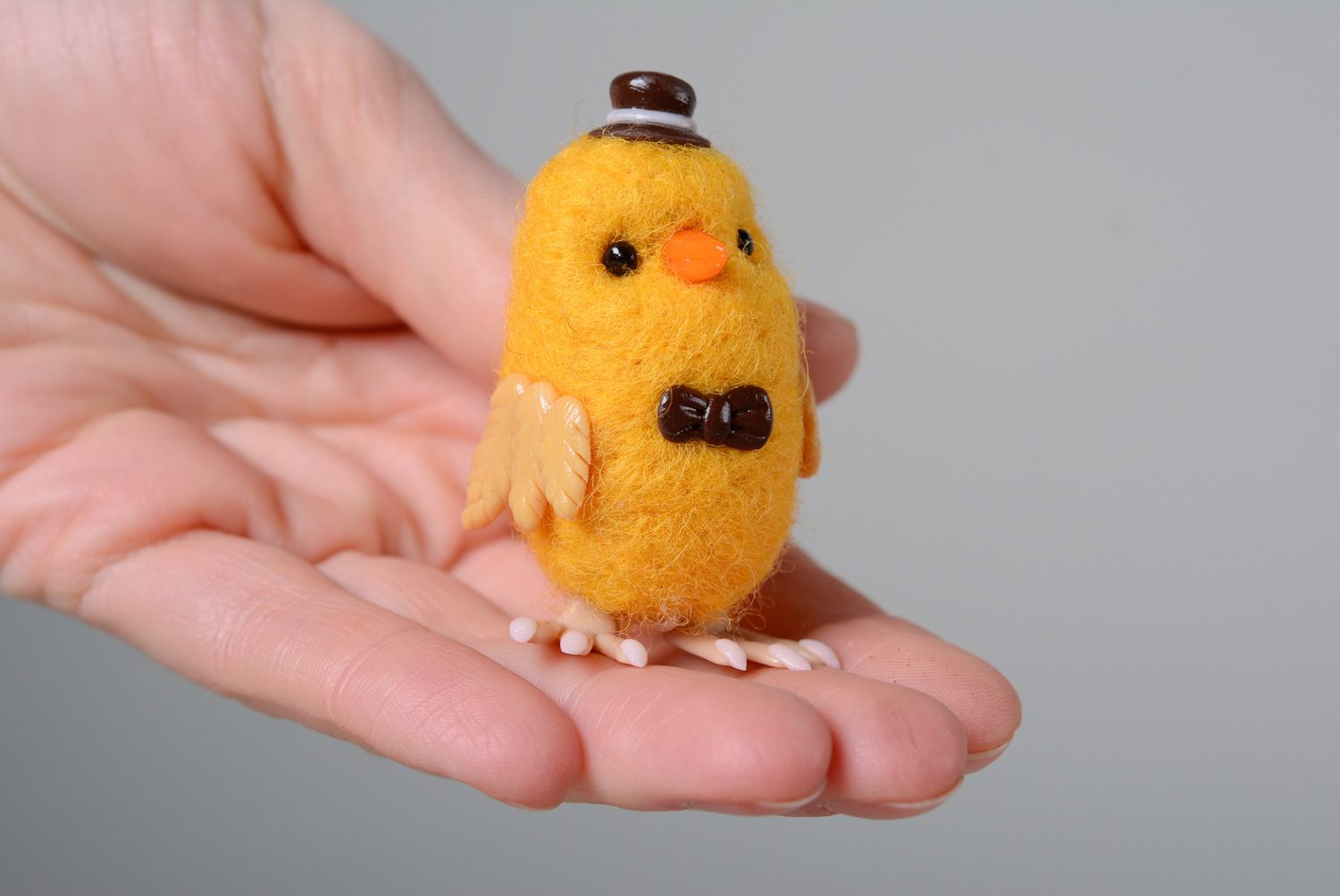 Шерстяная миниатюрная валяная игрушка Цыпленок фото 5