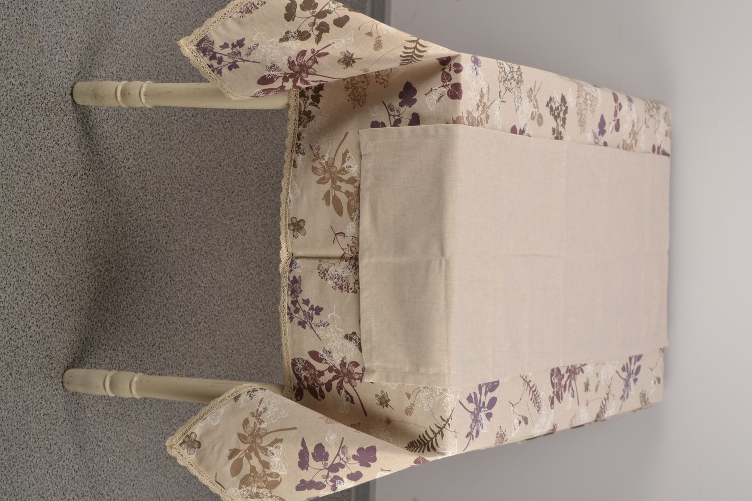 Mantel de tela con estampado y encaje para mesa rectangular foto 4
