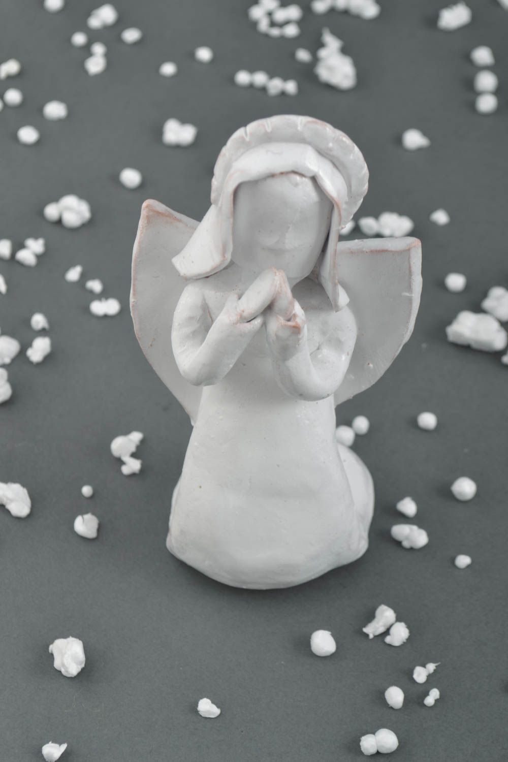 Figurina fatta a mano in ceramica angelo bianco souvenir di terracotta foto 1