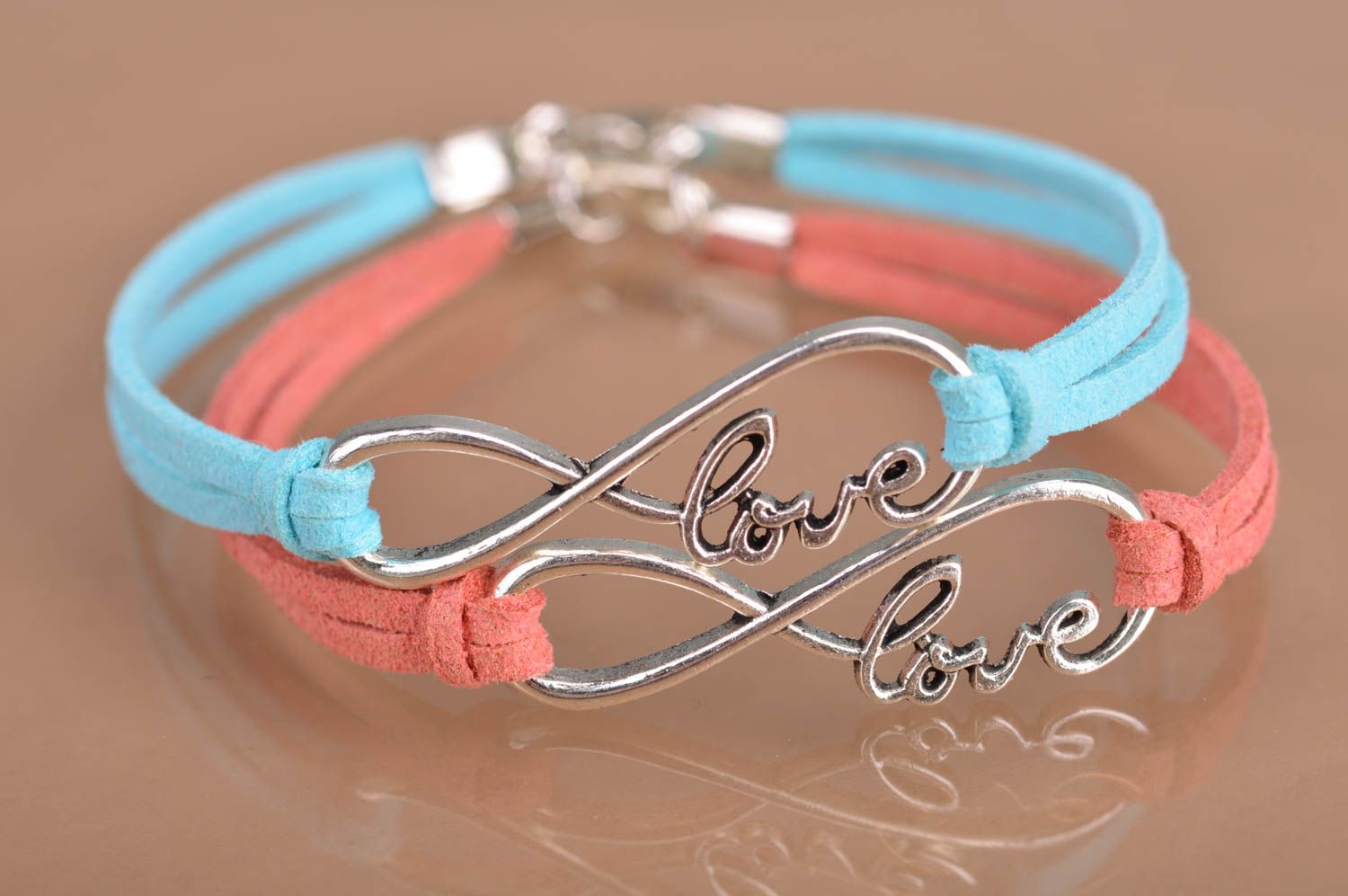 Ensemble de bracelets faits main 2 pièces bleu ciel et rose lacets en suède photo 5