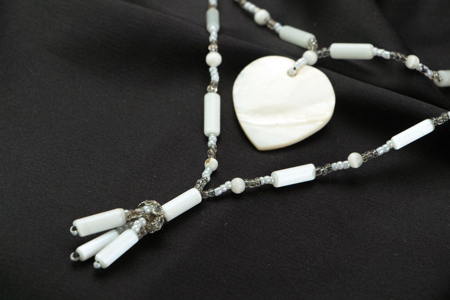 Necklace with white cat's eye stone photo 3