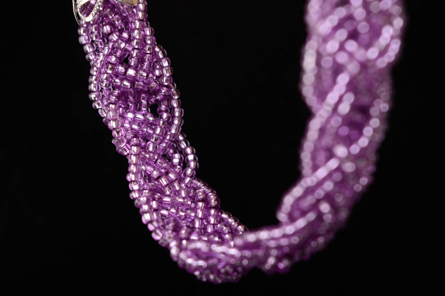 Beaded bracelet of lilac color photo 5