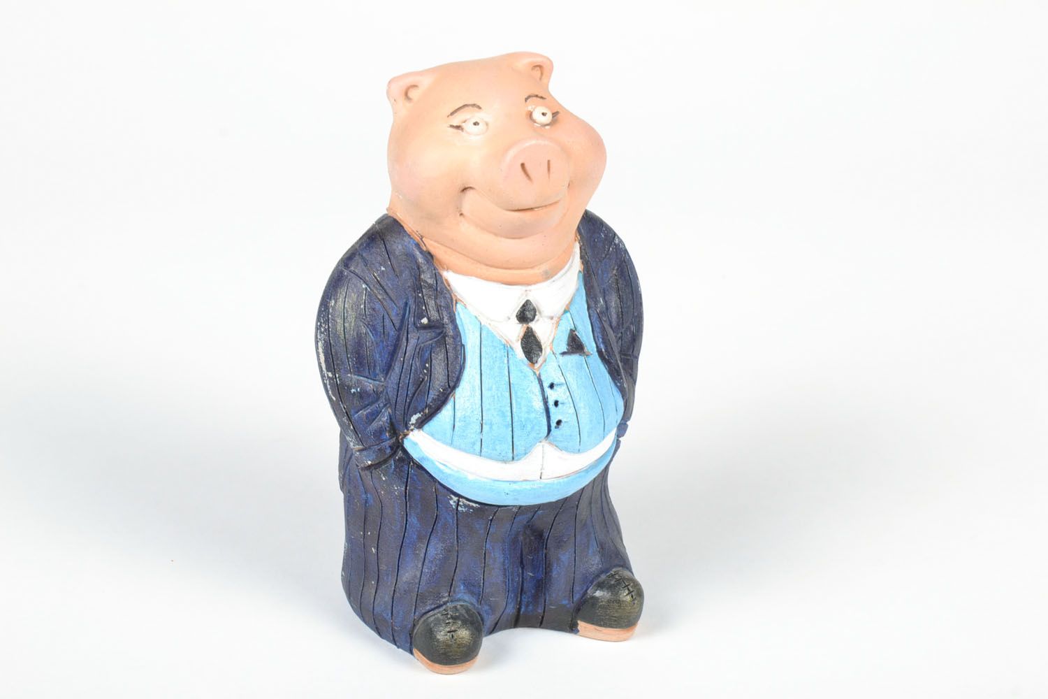 Money box in the shape of a pig photo 2
