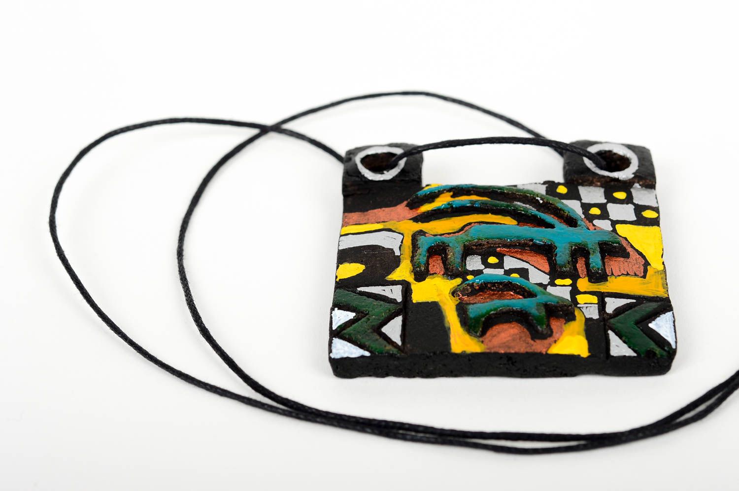 Кулон ручной работы керамическое украшение подвеска на шею на шнурке квадратная фото 3