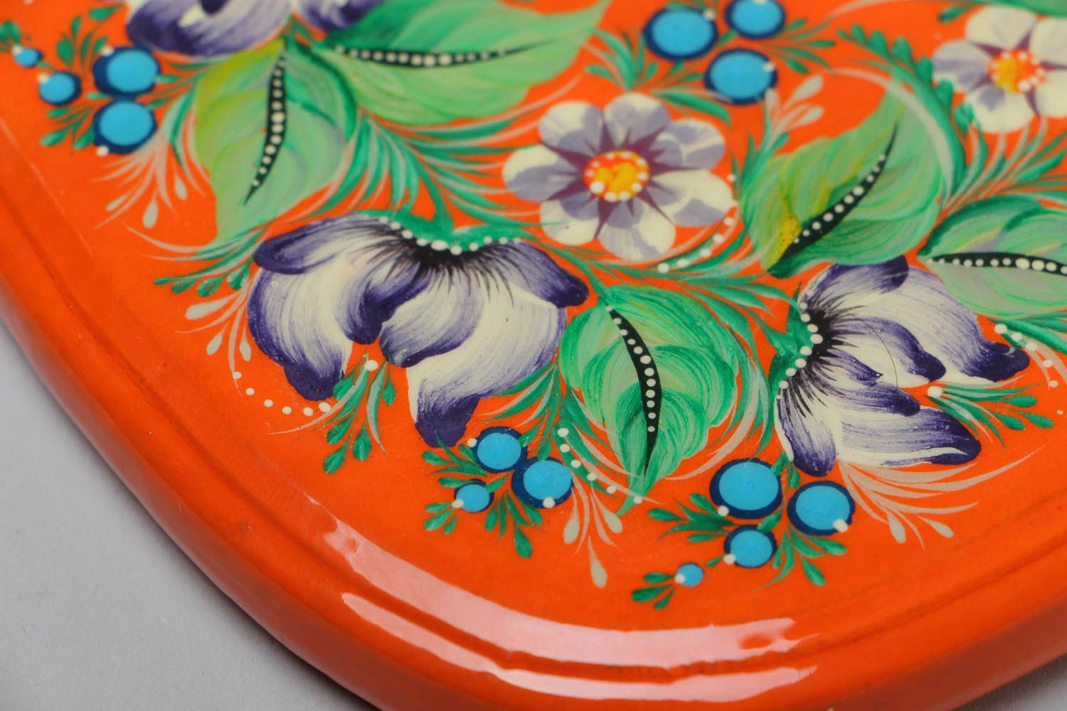 Handmade decorative wooden cutting board with floral motives painted with oils photo 3