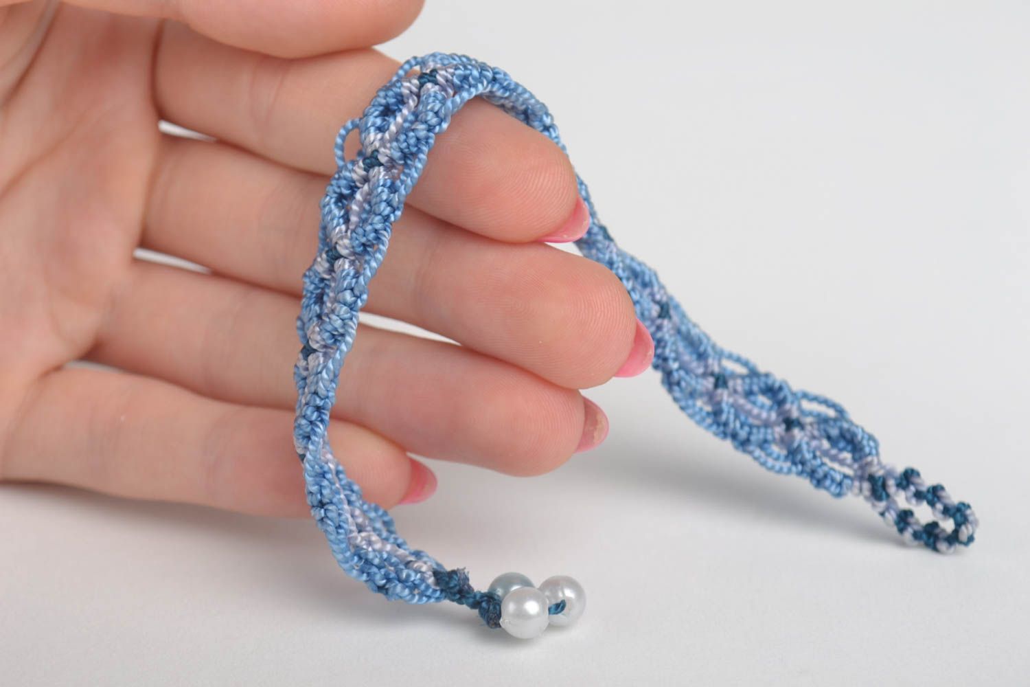 Модный браслет ручной работы голубой браслет из ниток плетеный браслет макраме фото 5