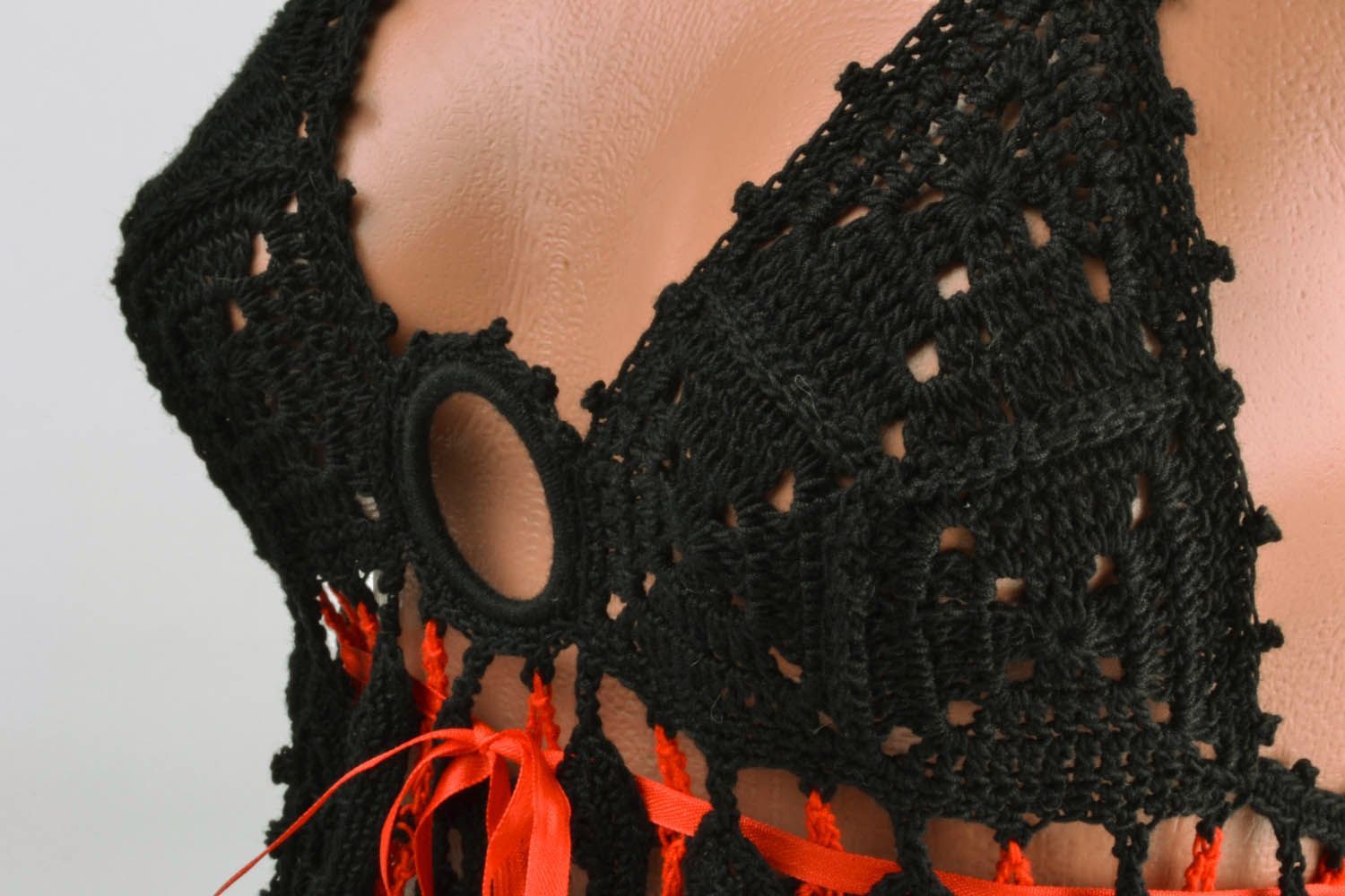 Red and black crocheted top photo 4