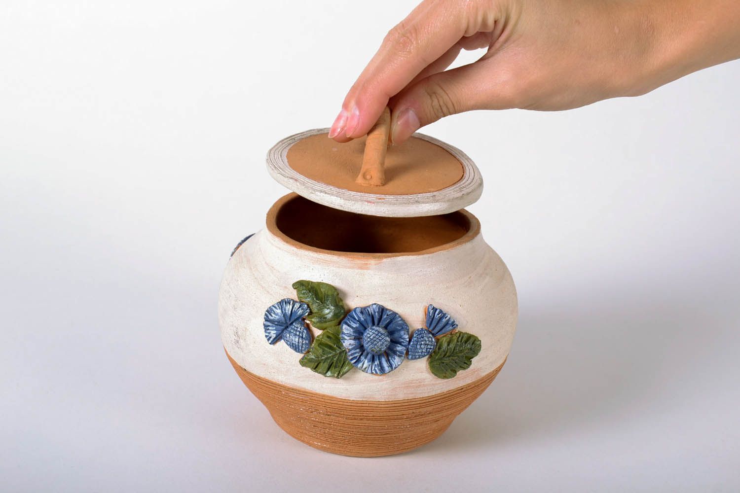 Pote de cerâmica com tampa feito à mão pintado com tintas acrílicas foto 5