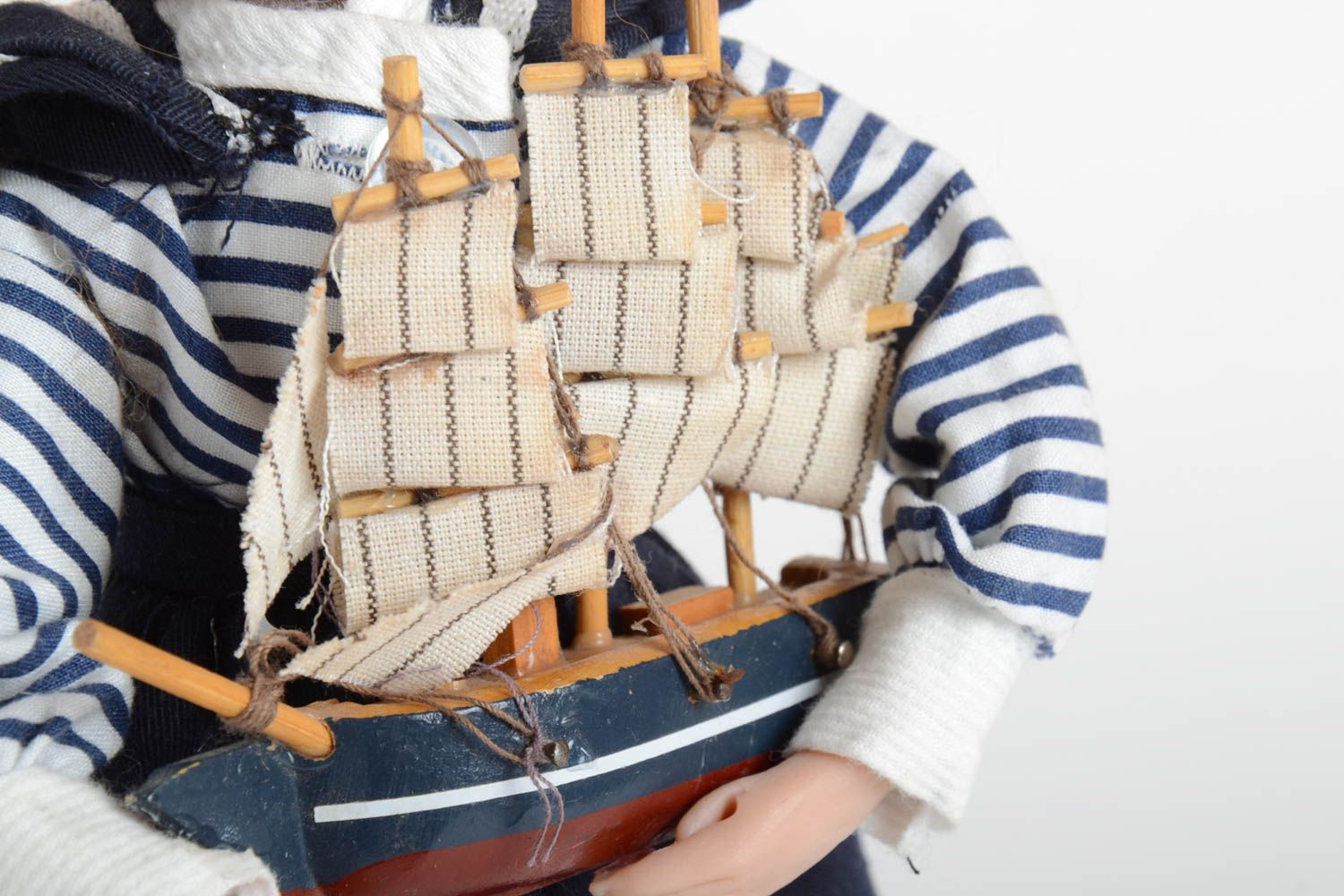 Авторская скульптурная кукла Мальчик в тельняшке с кораблем для декора хенд мейд фото 4