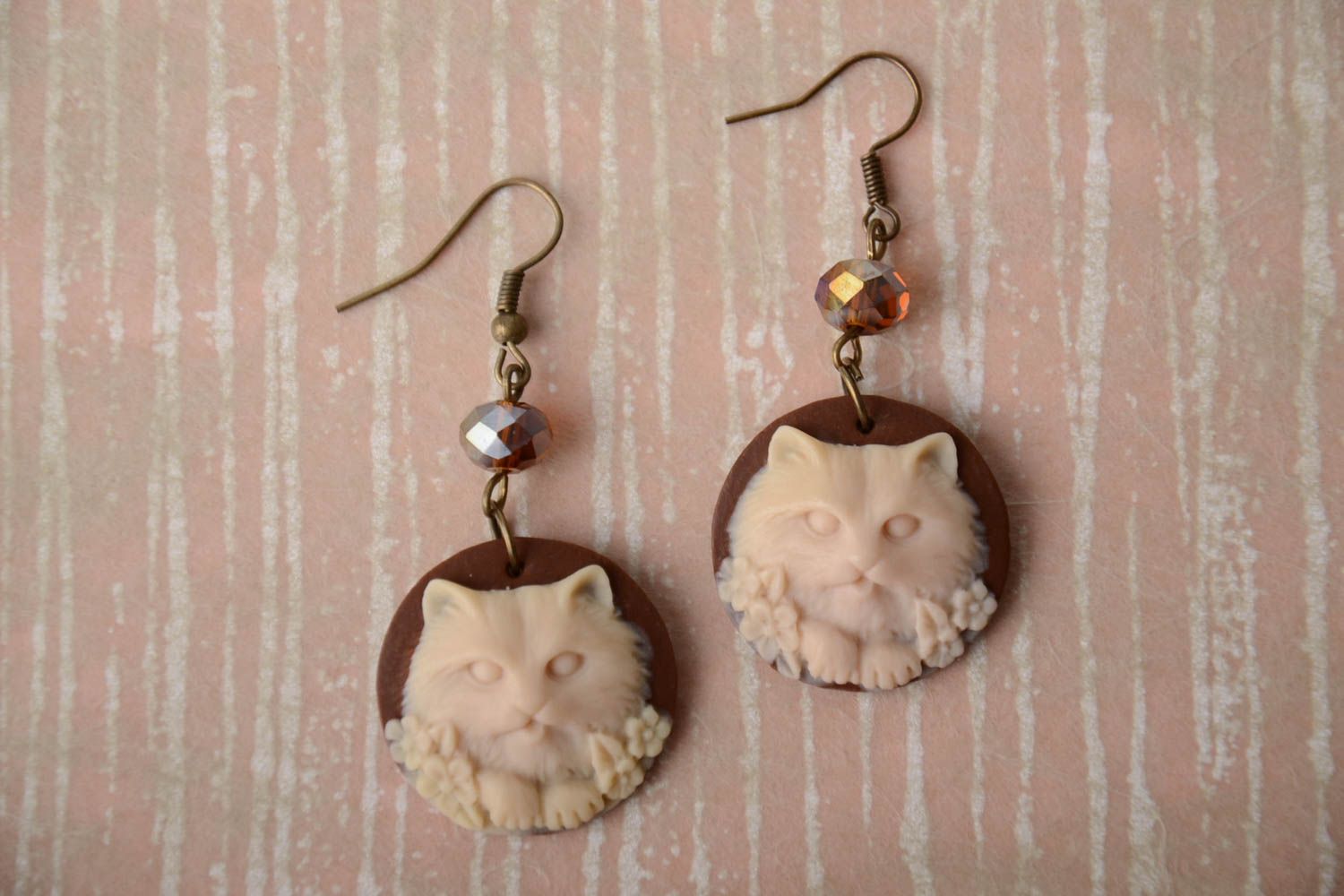 Handmade round cameo polymer clay dangling earrings with volume cats images photo 1