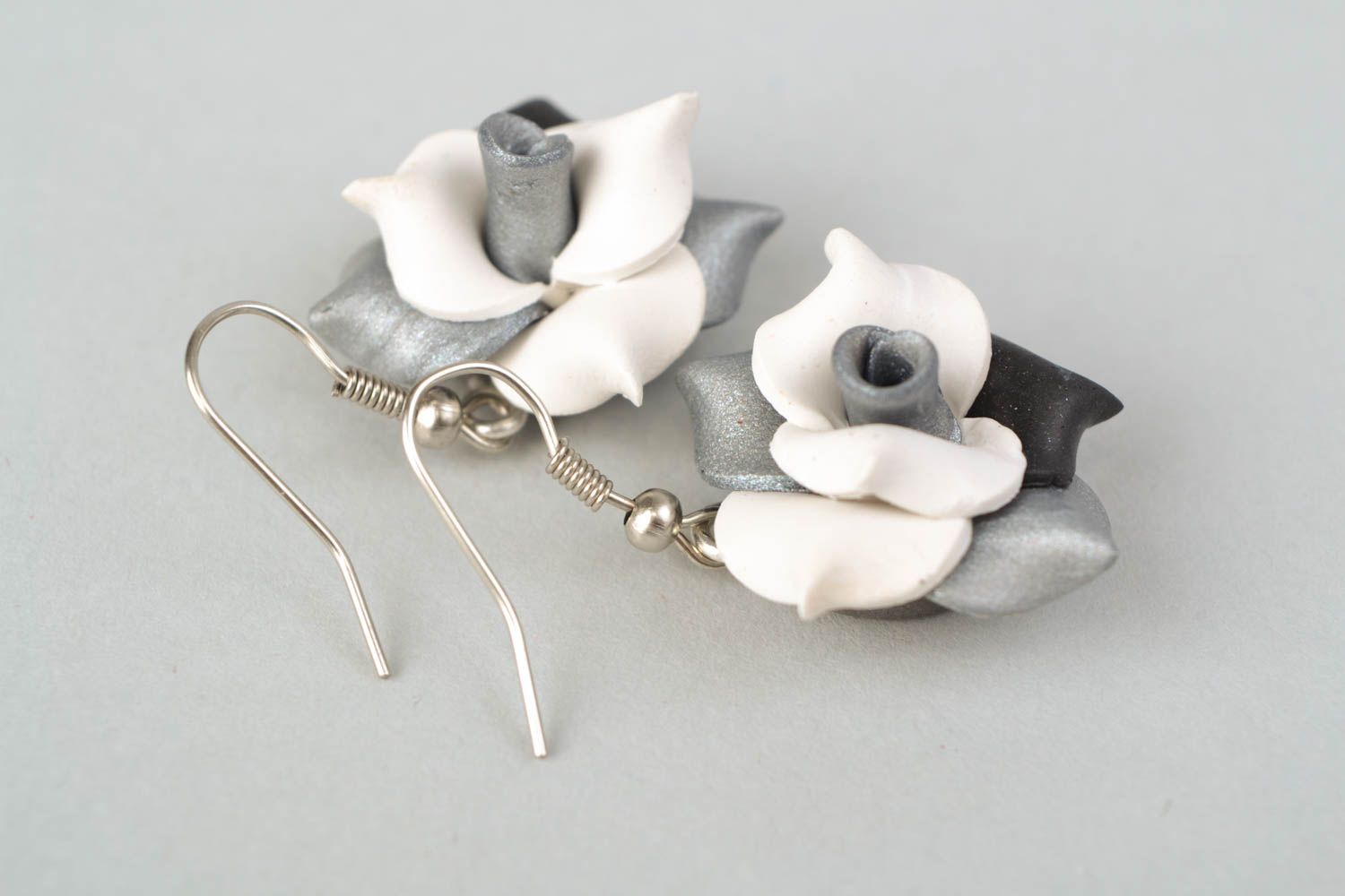 Polymer clay earrings with gray roses photo 4